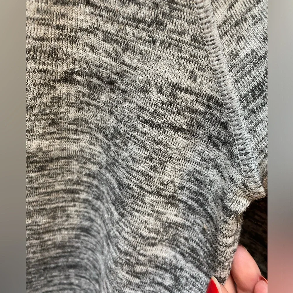 ATHLETA No Sweatin' It Sharkbite Top in Gray Heather (Size:XS)